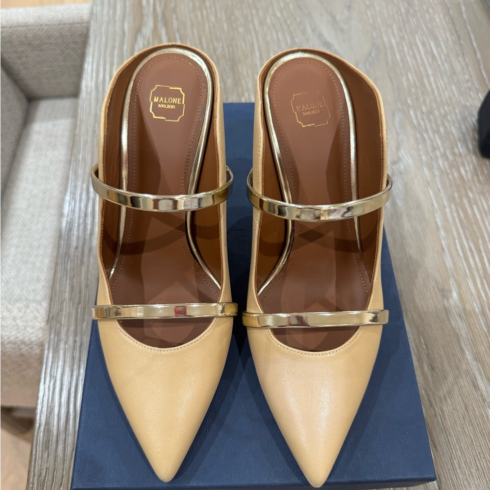 Malone Souliers Tan and Gold Heels with Kitten Heel - size 38